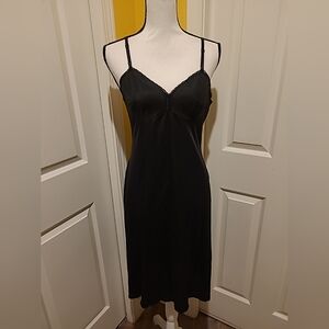 VINTAGE VANITY FAIR BLACK SLIP, SIZE 34/L